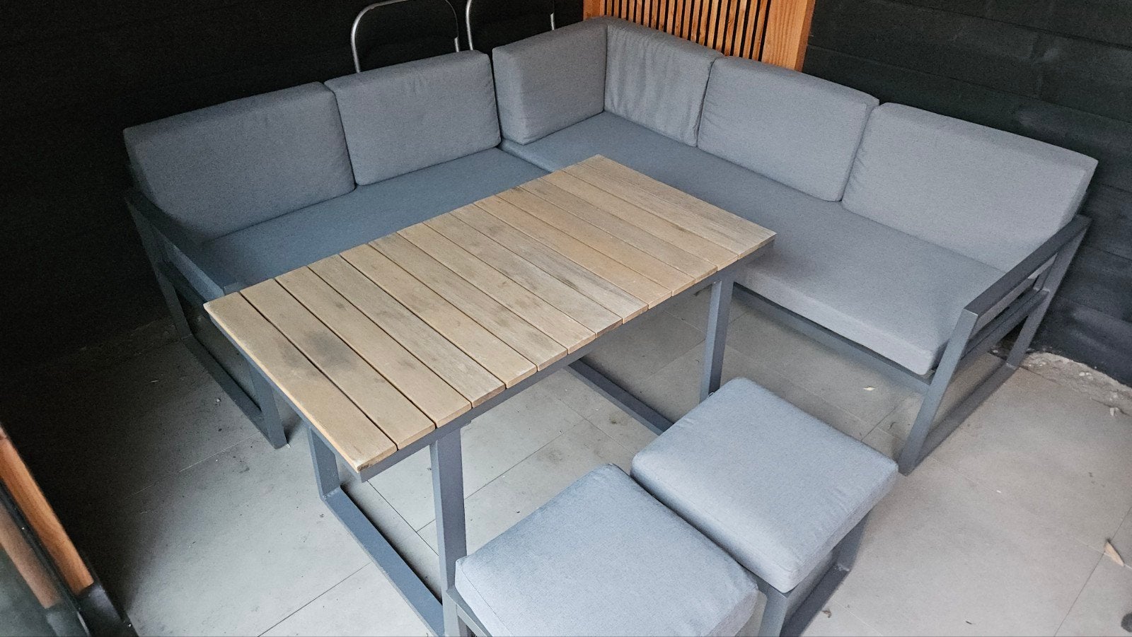 Loungebank met 2 bijpassend krukjes en tafel, Tuin en Terras, Ophalen, 5 zitplaatsen, Bank, Aluminium