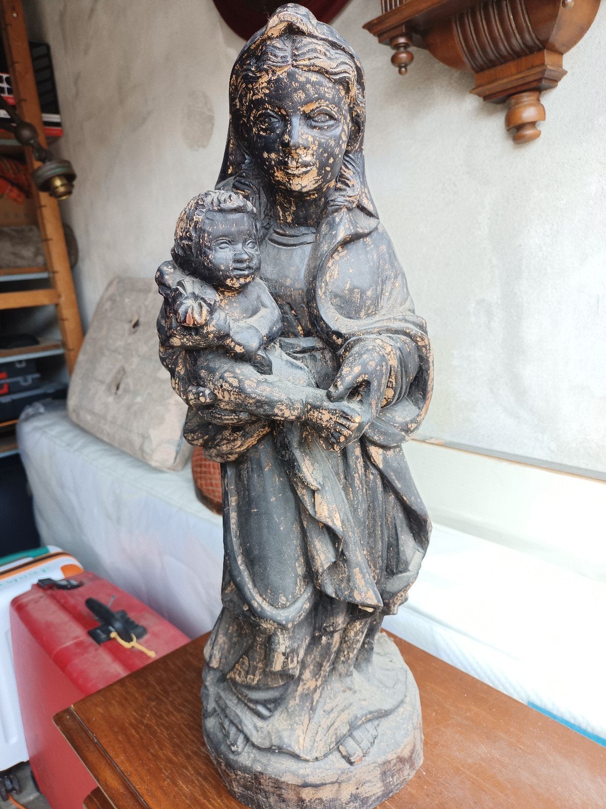 Antiek houten beeld Maria met kind, handgesneden, Antiek en Kunst, Antiek | Religie, Ophalen of Verzenden
