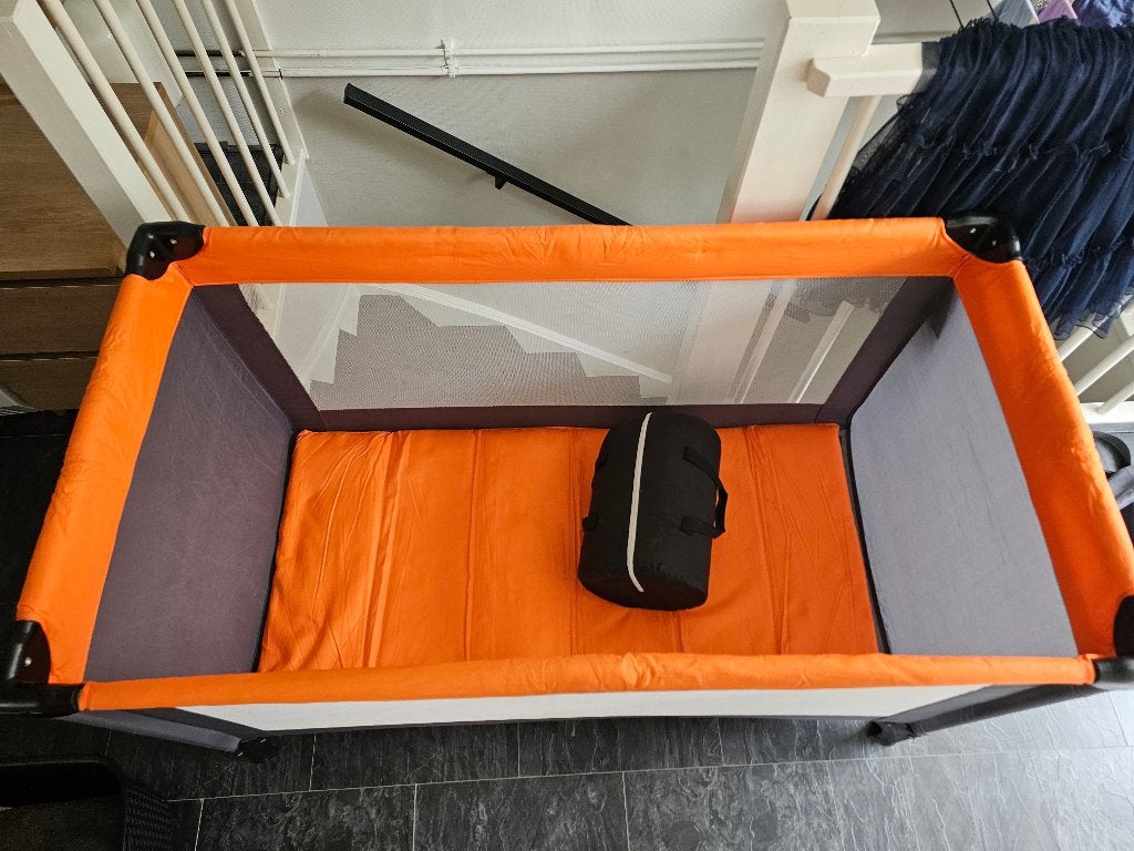 Reis Kinderbed, incl Deryan matras 120x60cm, Ophalen, Zo goed als nieuw, Reisbedje
