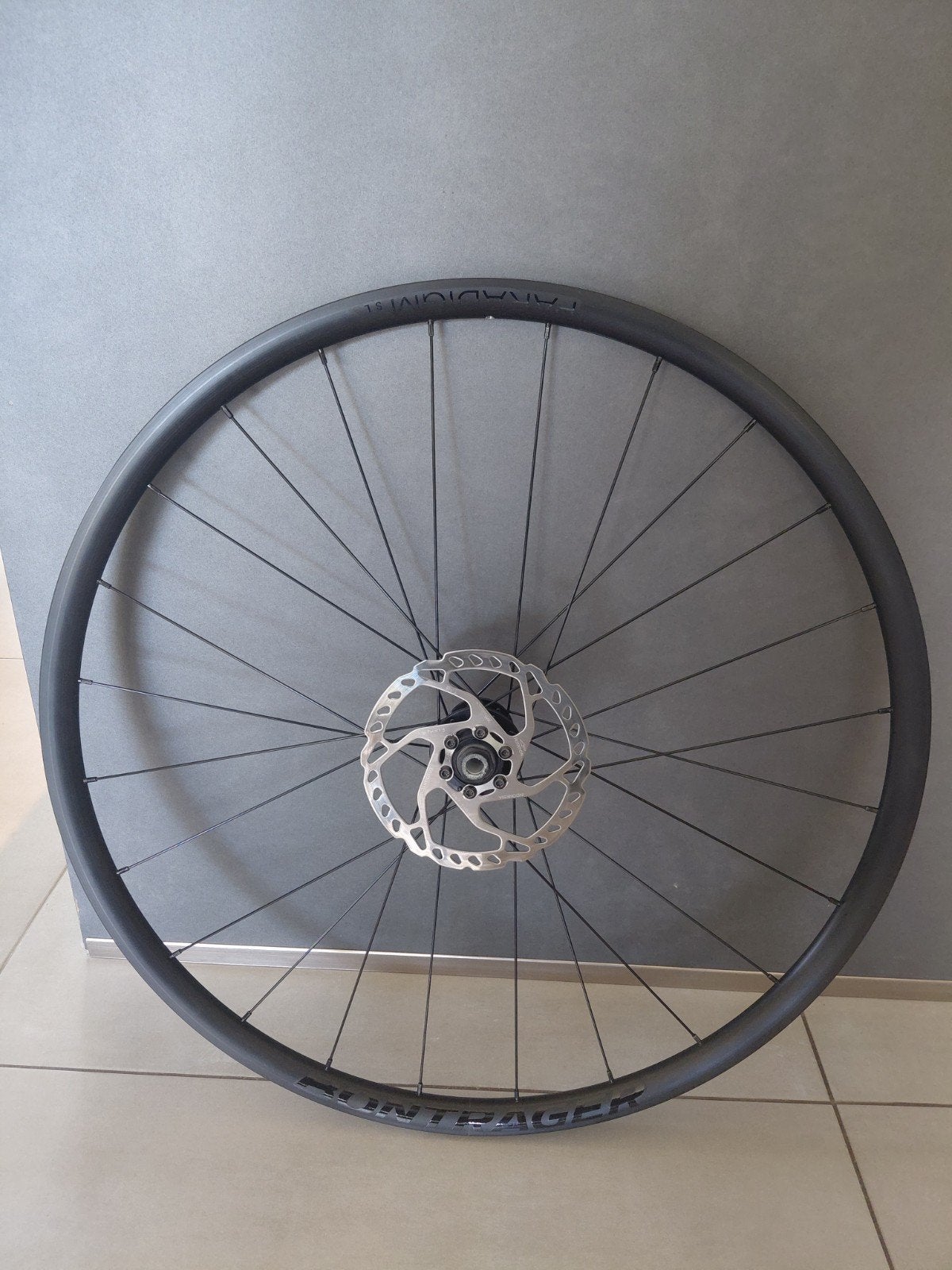 Bontrager Paradigm SL Voorwiel., Fietsen en Brommers, Fietsonderdelen, Ophalen of Verzenden, Zo goed als nieuw, Wiel, Bontrager