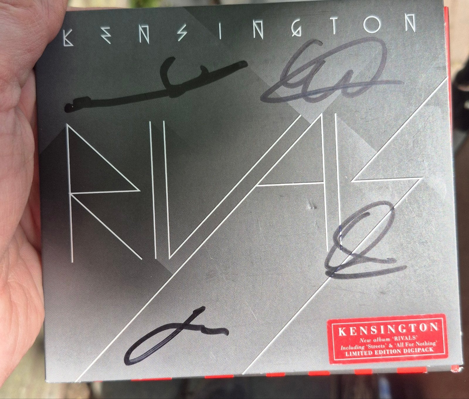 Kensington - Rivals (Gesigneerde Limited Edition Digipack), Ophalen of Verzenden, 2010 - 2019, Gebruikt