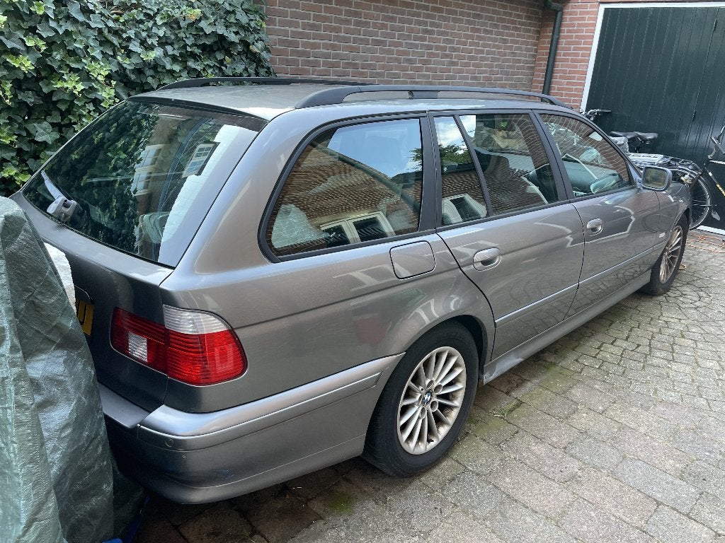 BMW 520i, e39, 2002 Grijs, 2171 cc, Navigatiesysteem, Achterwielaandrijving, Zwart