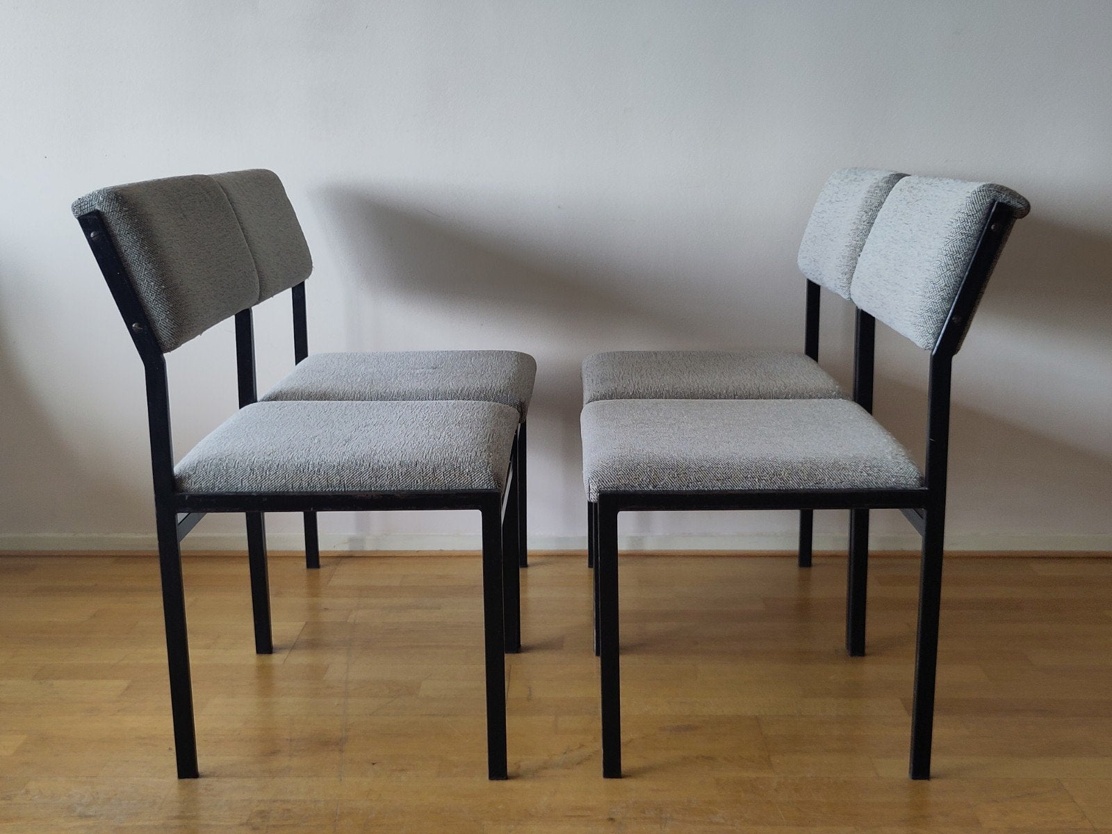 4x vintage Pastoe eetkamerstoel SM07 stoelen metaal stof, Huis en Inrichting, Gebruikt, ., Zwart, Ophalen of Verzenden