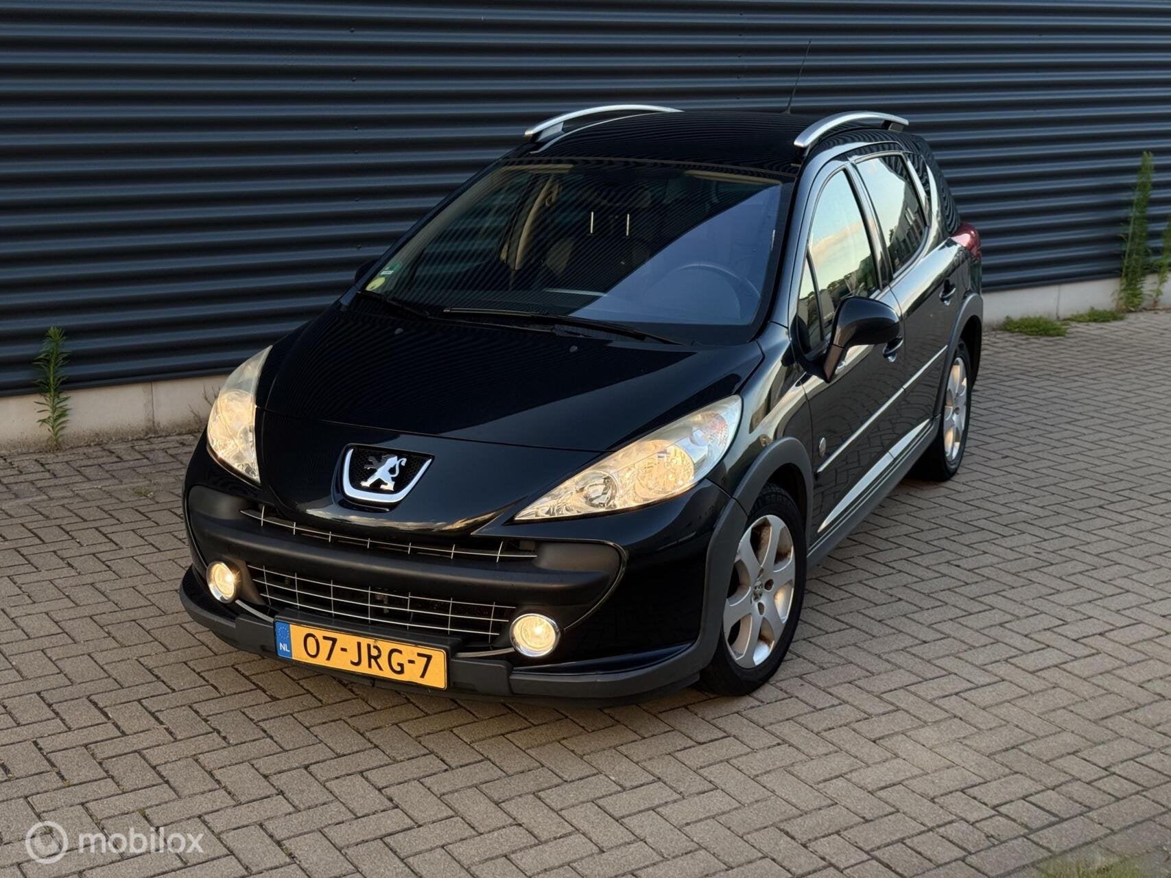 Peugeot 207 1.6 X Line / Nieuwe APK / Glazen dak, Gebruikt, 4 cilinders, Handgeschakeld, 600 kg