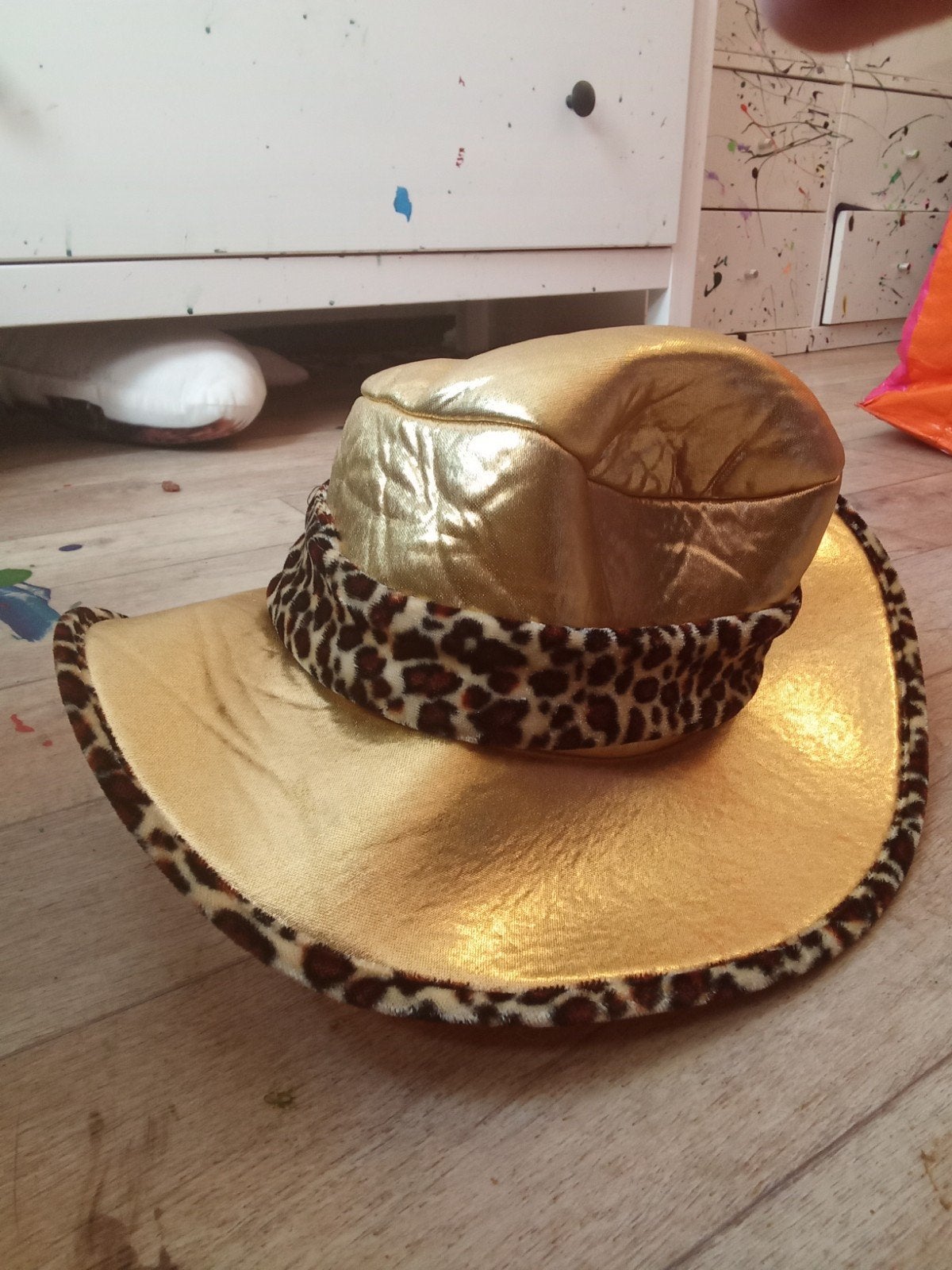 mooie gouden goed met panterprint erop, Ophalen of Verzenden, Nieuw, One size fits all, Hoed