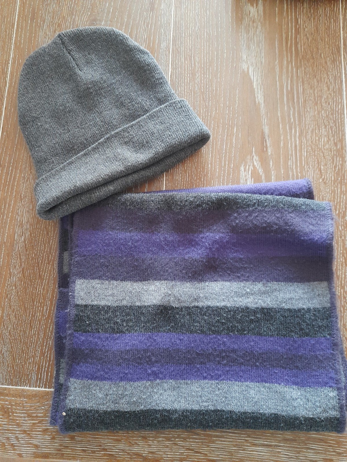 bijna gratis Heren wintermuts en sjaal grijs paars, Ophalen of Verzenden, Zo goed als nieuw, Overige maten