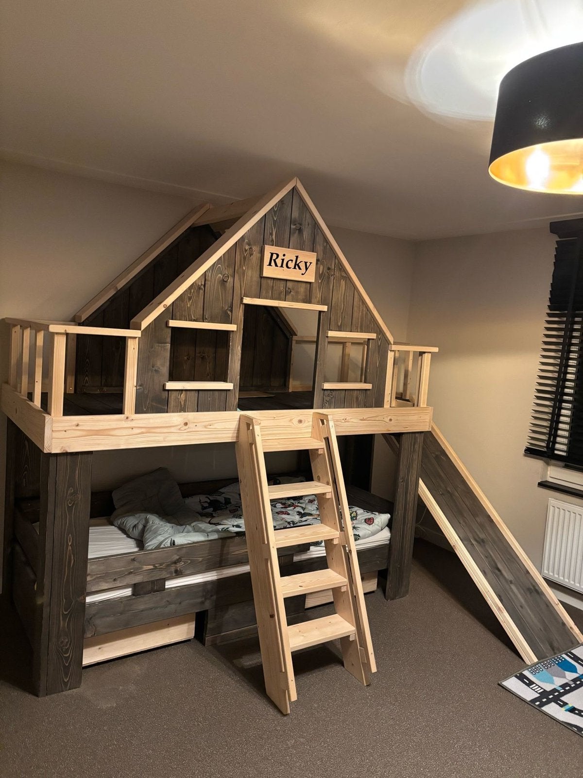 Uniek Huisbed met Glijbaan en Ladder - Handgemaakt, Ophalen, Eenpersoons, Zo goed als nieuw, 200 cm