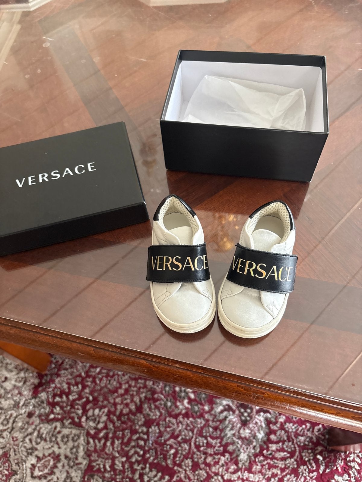 Versace babyschoentjes - Zo goed als nieuw, Kinderen en Baby's, Schoentjes, Jongetje of Meisje, Ophalen of Verzenden, Zo goed als nieuw