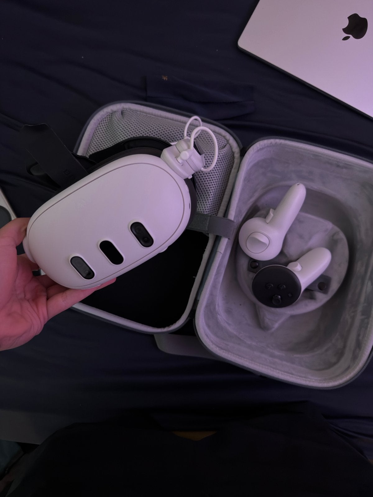 Meta Quest 3 met BOBVR headstrap, extra batterij en case, Spelcomputers en Games, Ophalen of Verzenden, Zo goed als nieuw, VR-bril