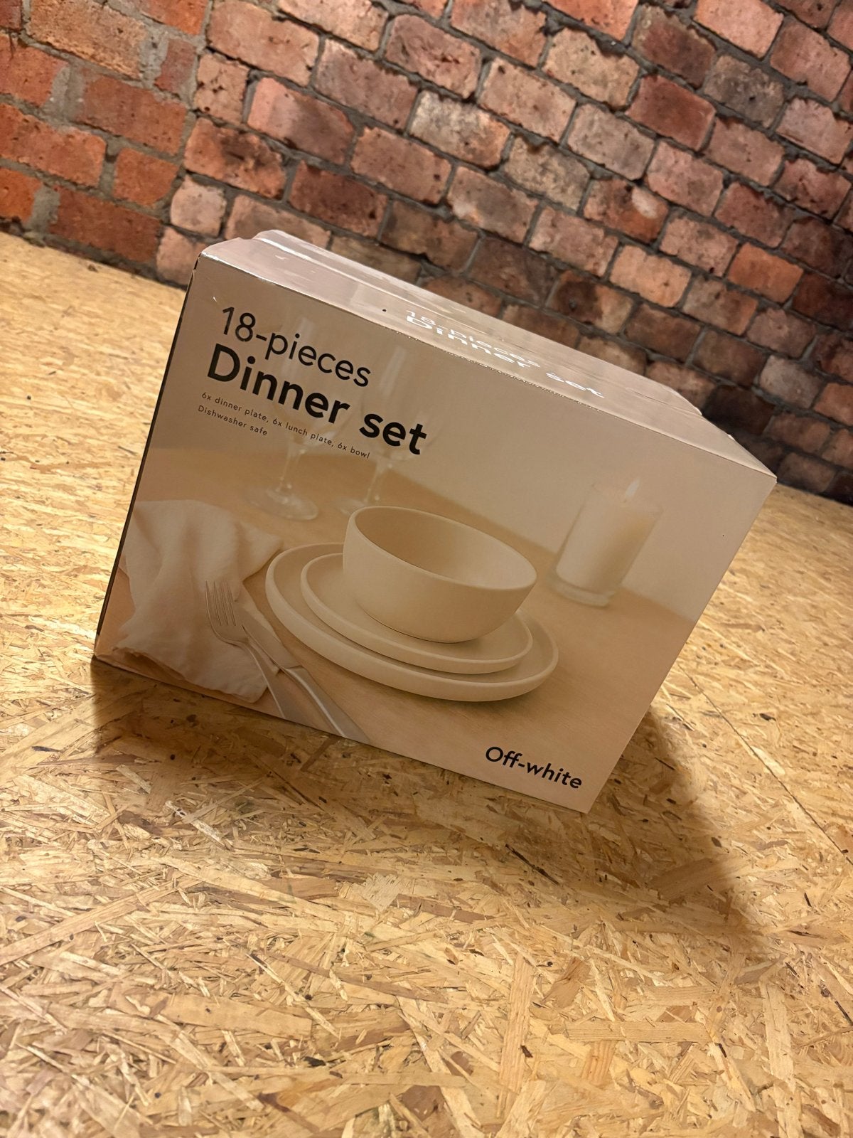 Nieuw 18-delig Serviesset Off-White Beige, Ophalen of Verzenden, Nieuw, Compleet servies