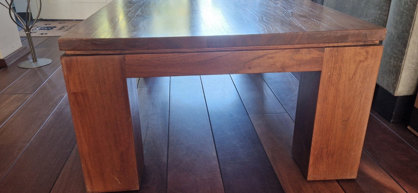 degelijke massief houten salontafel, 1.40x0.80x0.46 (lxbxh), Ophalen, Gebruikt, 100 tot 150 cm, 50 tot 100 cm