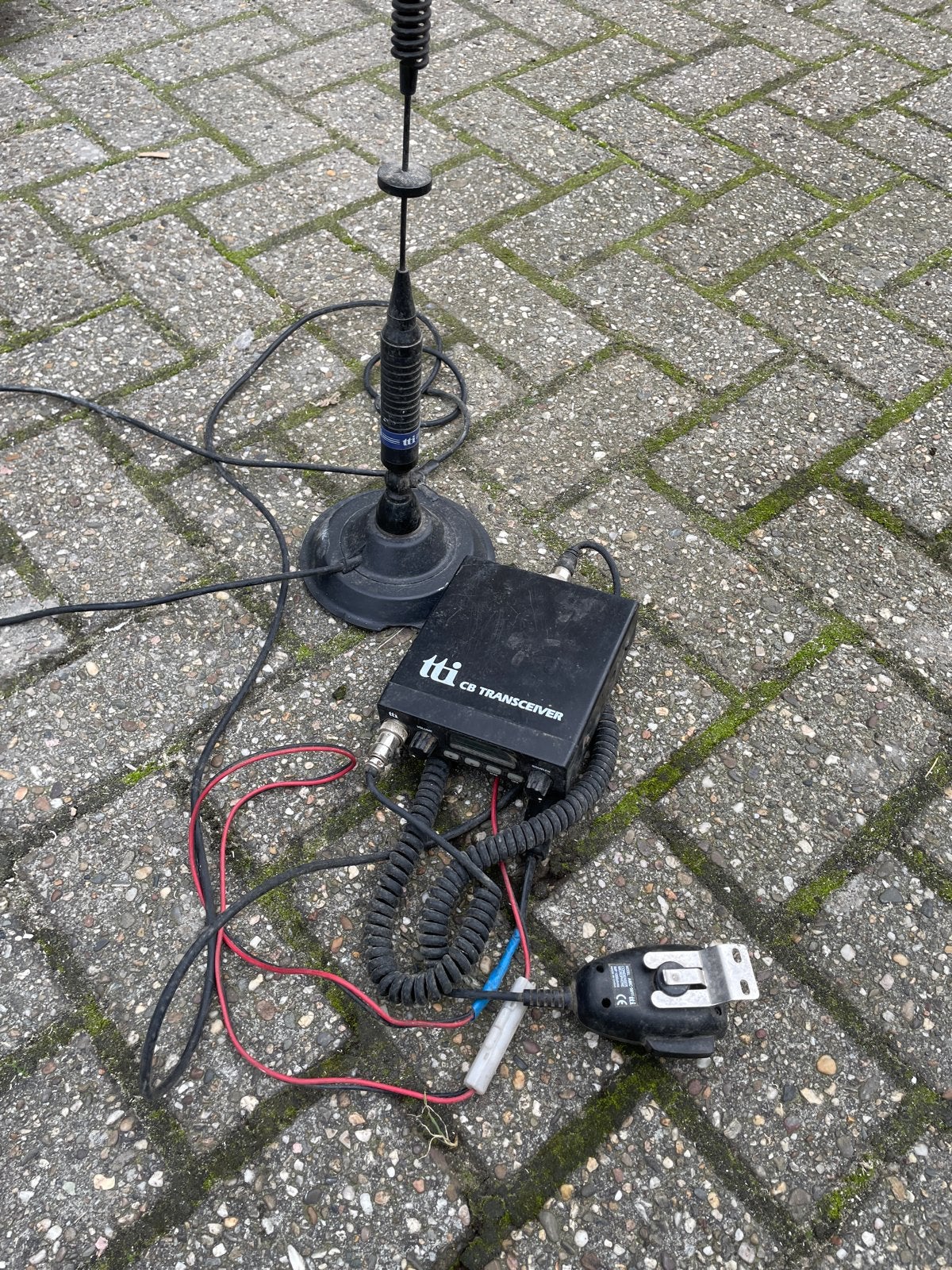 TTi CB Transceiver met Antenne en Microfoon, Telecommunicatie, Ophalen, Gebruikt, 5 tot 15 km, Portofoon of Walkie-talkie