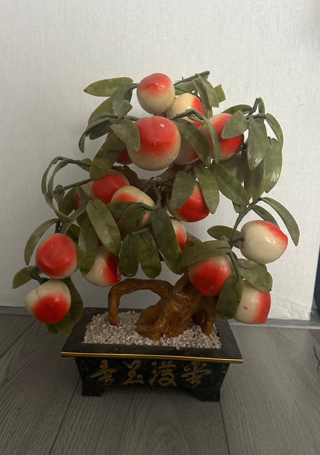 Chinese Bonsai met Perziken van Jade, Ophalen
