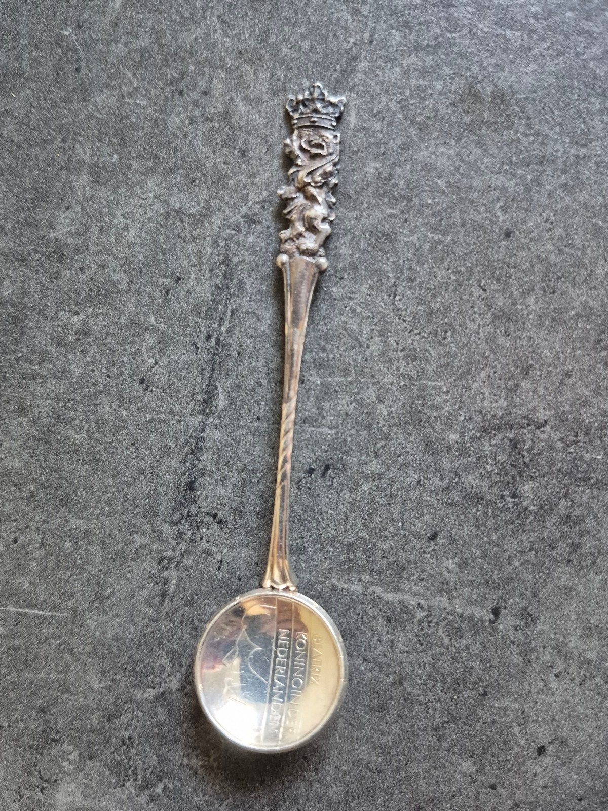Lepeltje pako Rhenen gemaakt van 1 euro munt verzilverd, Antiek en Kunst, Ophalen of Verzenden