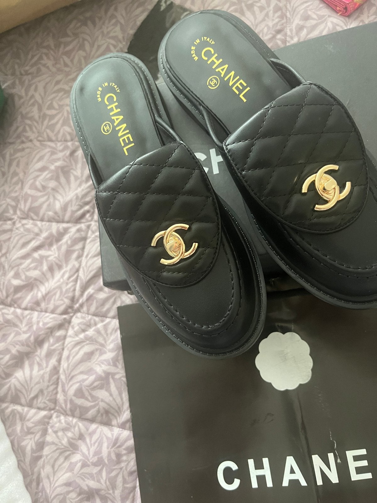 Slippers nieuw, Ophalen of Verzenden, Nieuw, Zwart, Overige typen