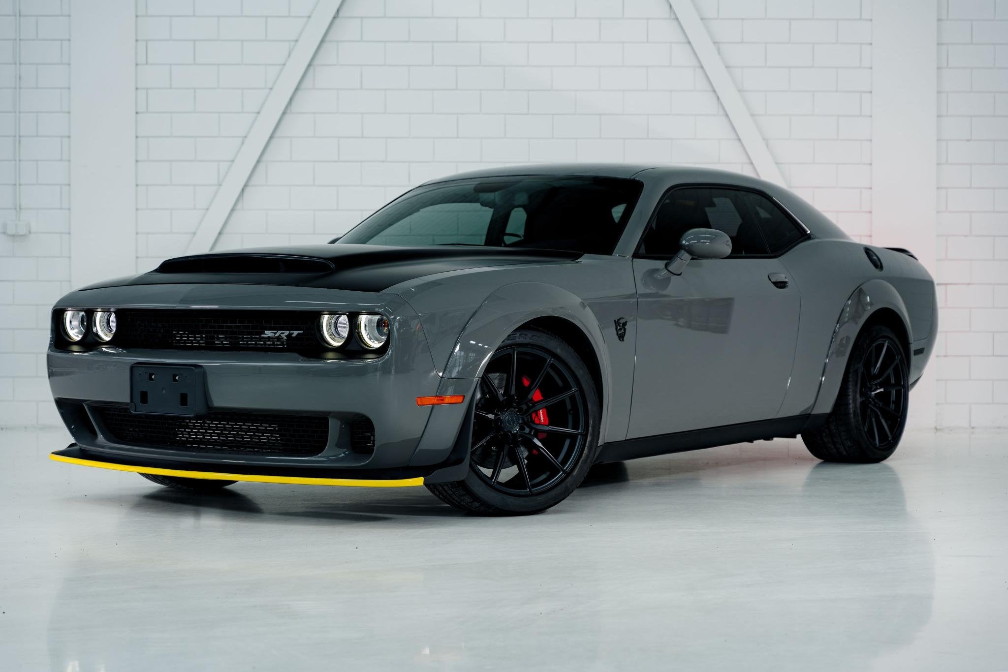 Dodge Challenger Demon #3190 l Complete Crate l Harman Kardo, Auto's, Dodge, Automaat, Stof, Gebruikt, 840 pk