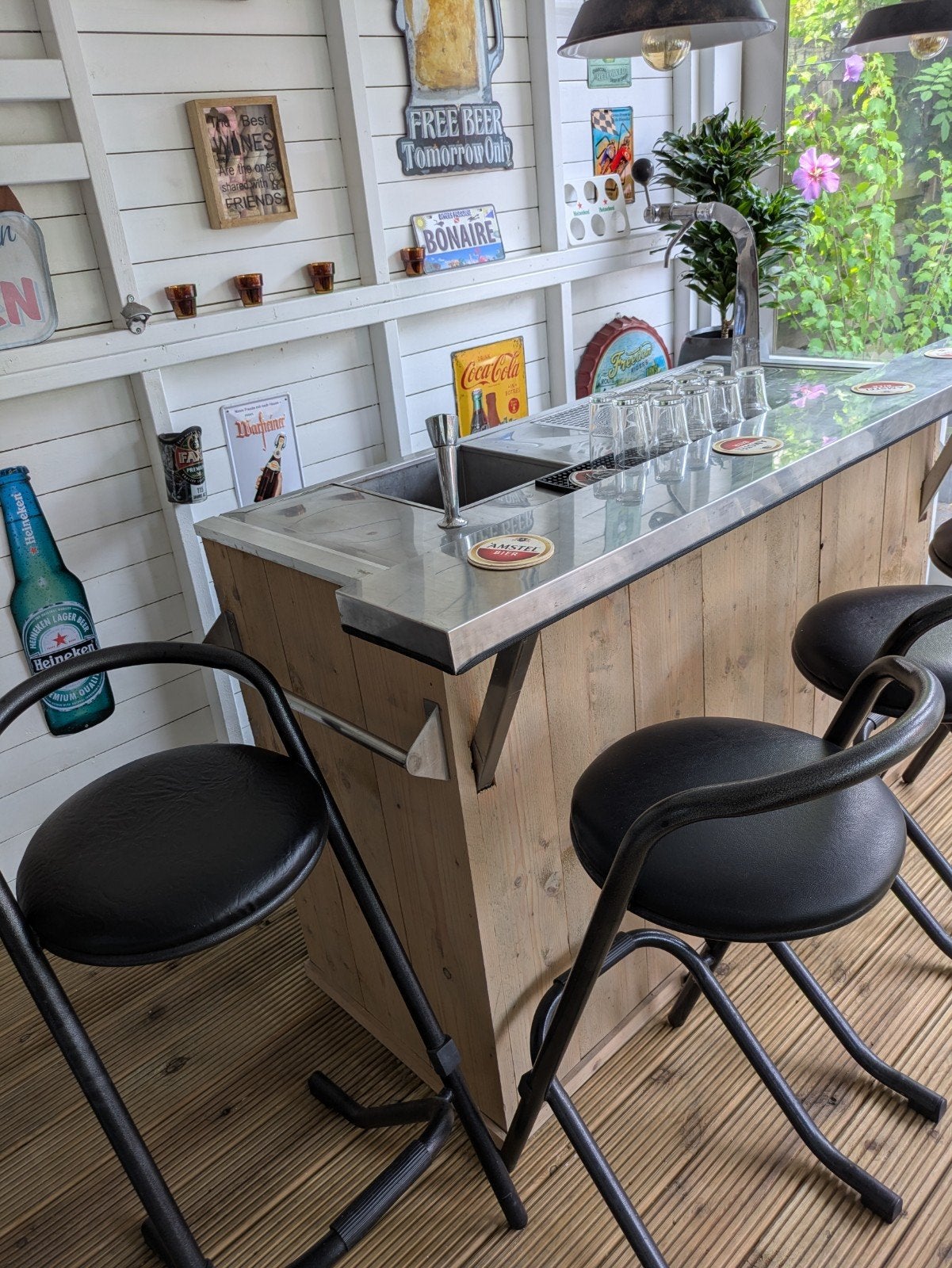 Te koop bar + tapinstallatie + 4 krukken, Ophalen