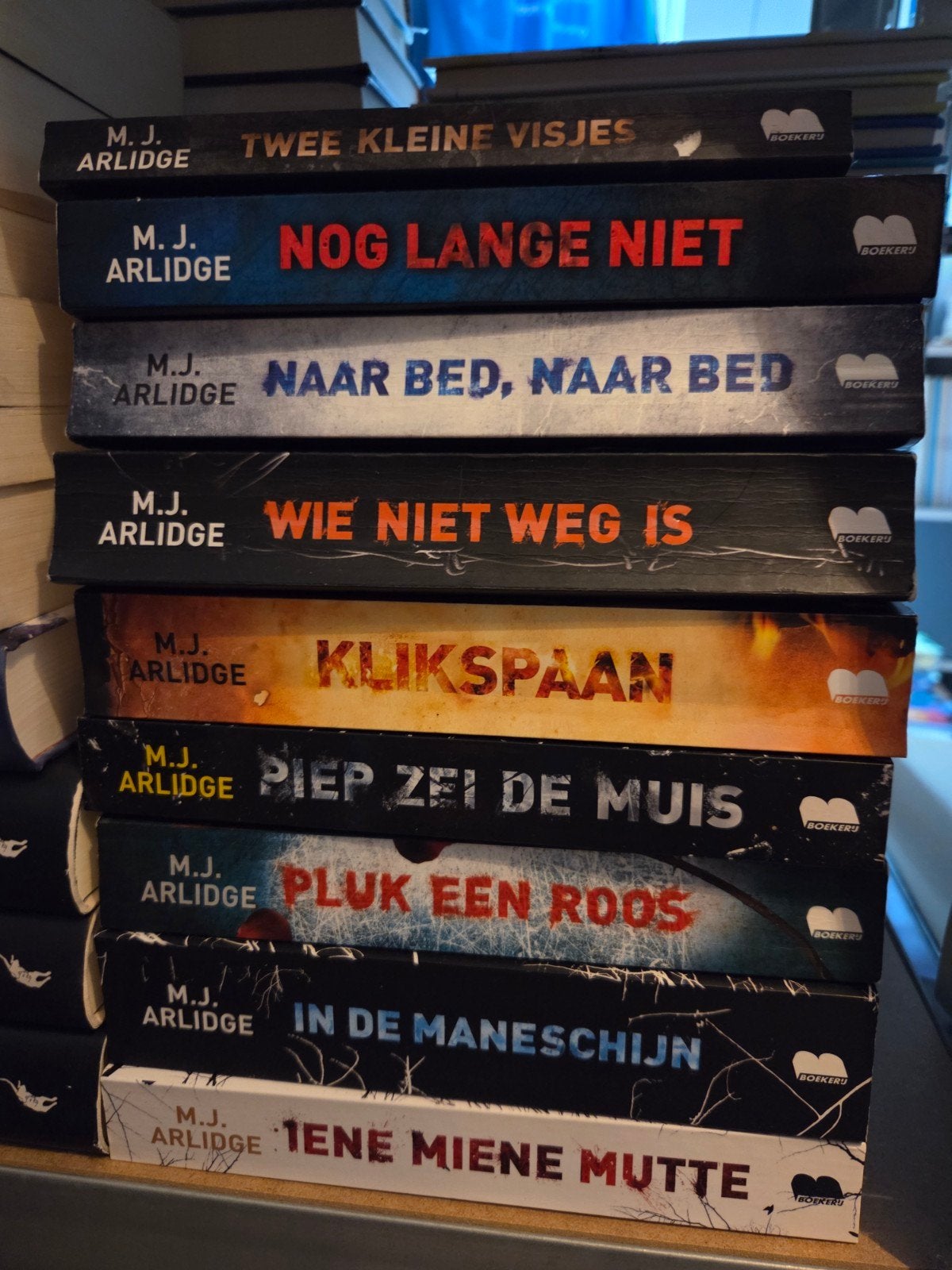 M.J. Arlidge - 9x boeken, Boeken, Ophalen of Verzenden, Gelezen