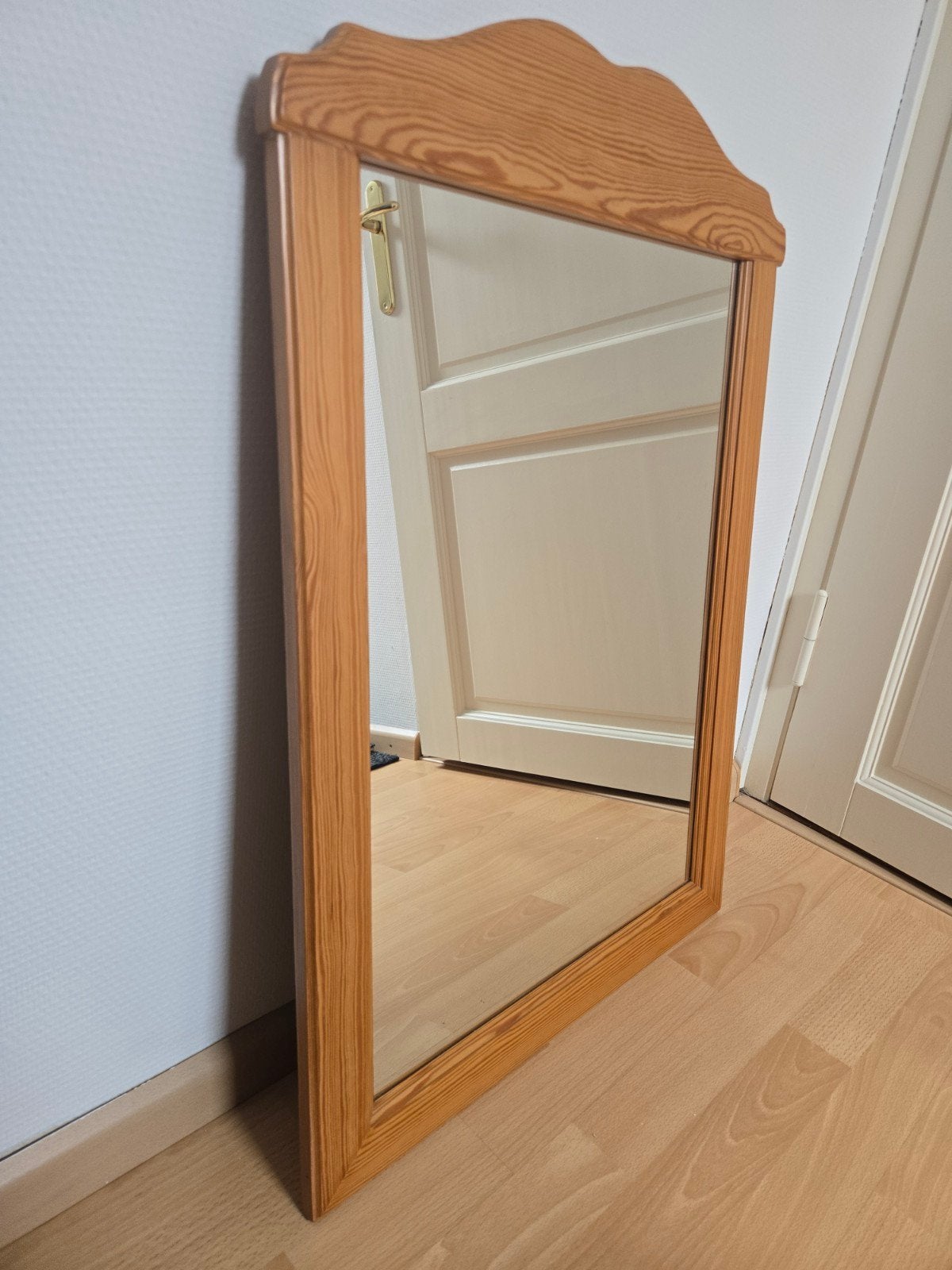 Houten spiegel met sierlijke bovenkant, Ophalen, Overige vormen, Minder dan 50 cm, 100 tot 150 cm