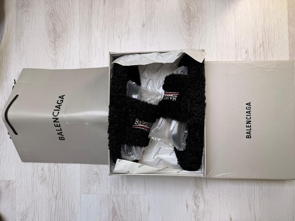 Balenciaga Terry Slippers Zwart maat 44 NIEUW!, Kleding | Heren, Schoenen, Ophalen of Verzenden, Nieuw, Zwart, Slippers