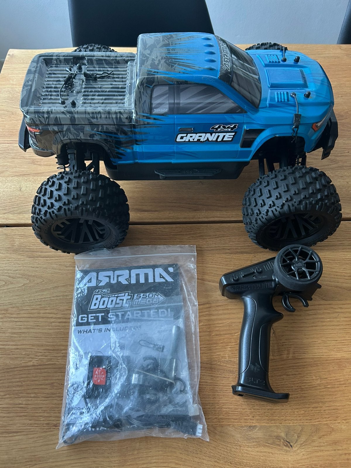 Arrma Granite 4x4 brushed RTR zgan!, Hobby en Vrije tijd, Modelbouw | Radiografisch | Auto's, Elektro, Auto offroad, Ophalen of Verzenden