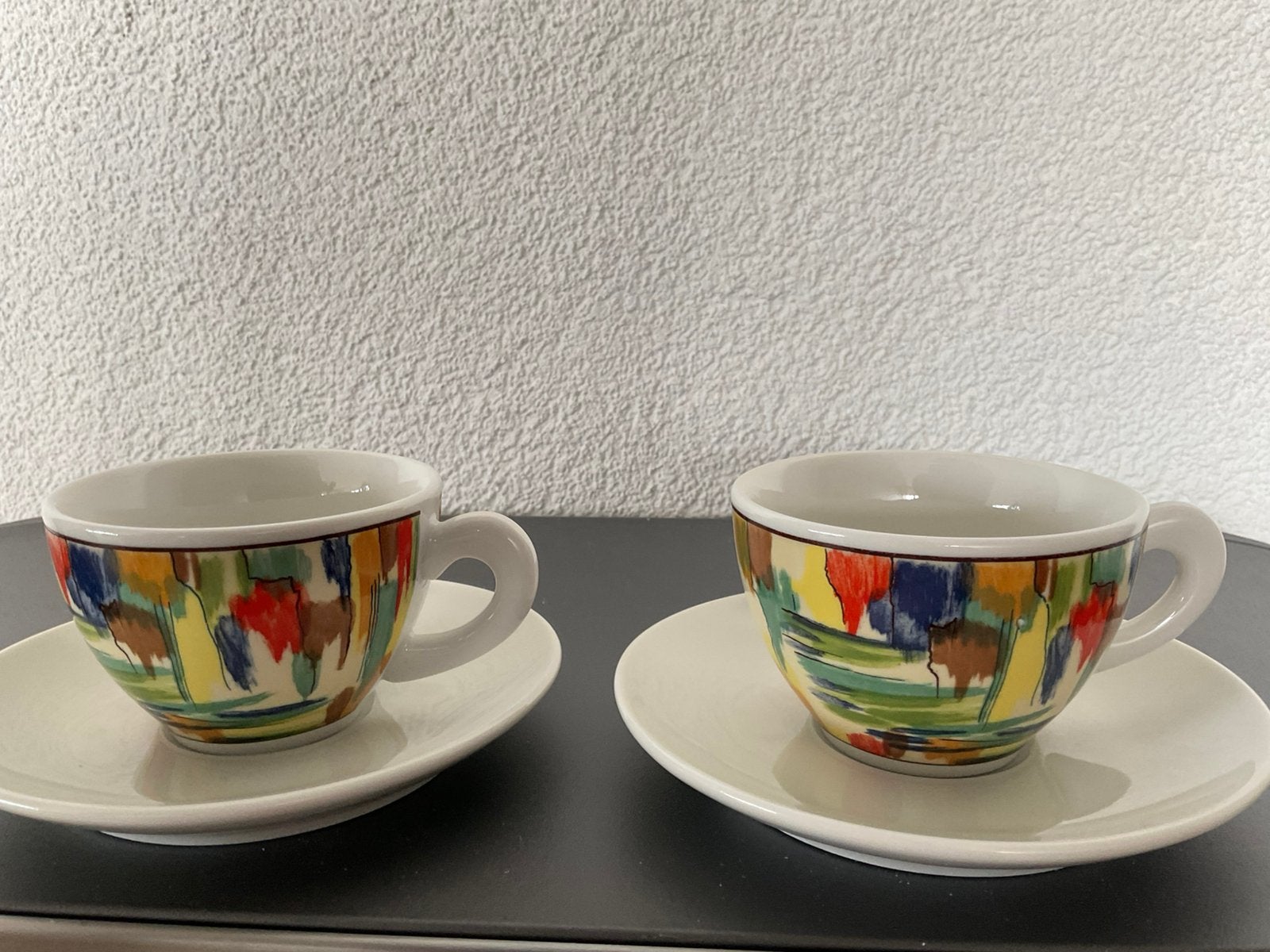 2 kopjes Art Design. Puntgaaf. Nieuw., Huis en Inrichting, Keuken | Servies, Verzenden, Zo goed als nieuw, Overige stijlen, Kop(pen) en/of Schotel(s)