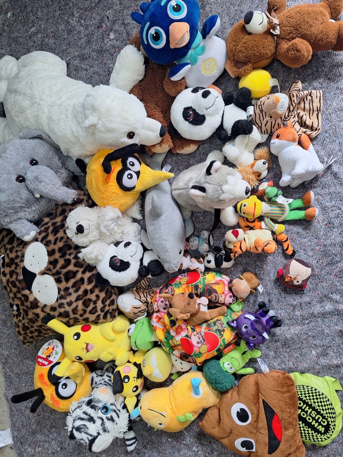 Grote verzameling knuffels: Pokémon, Angry Birds, Disney, Ophalen, Met label, Angry Birds, Klein (minder dan 20 cm)