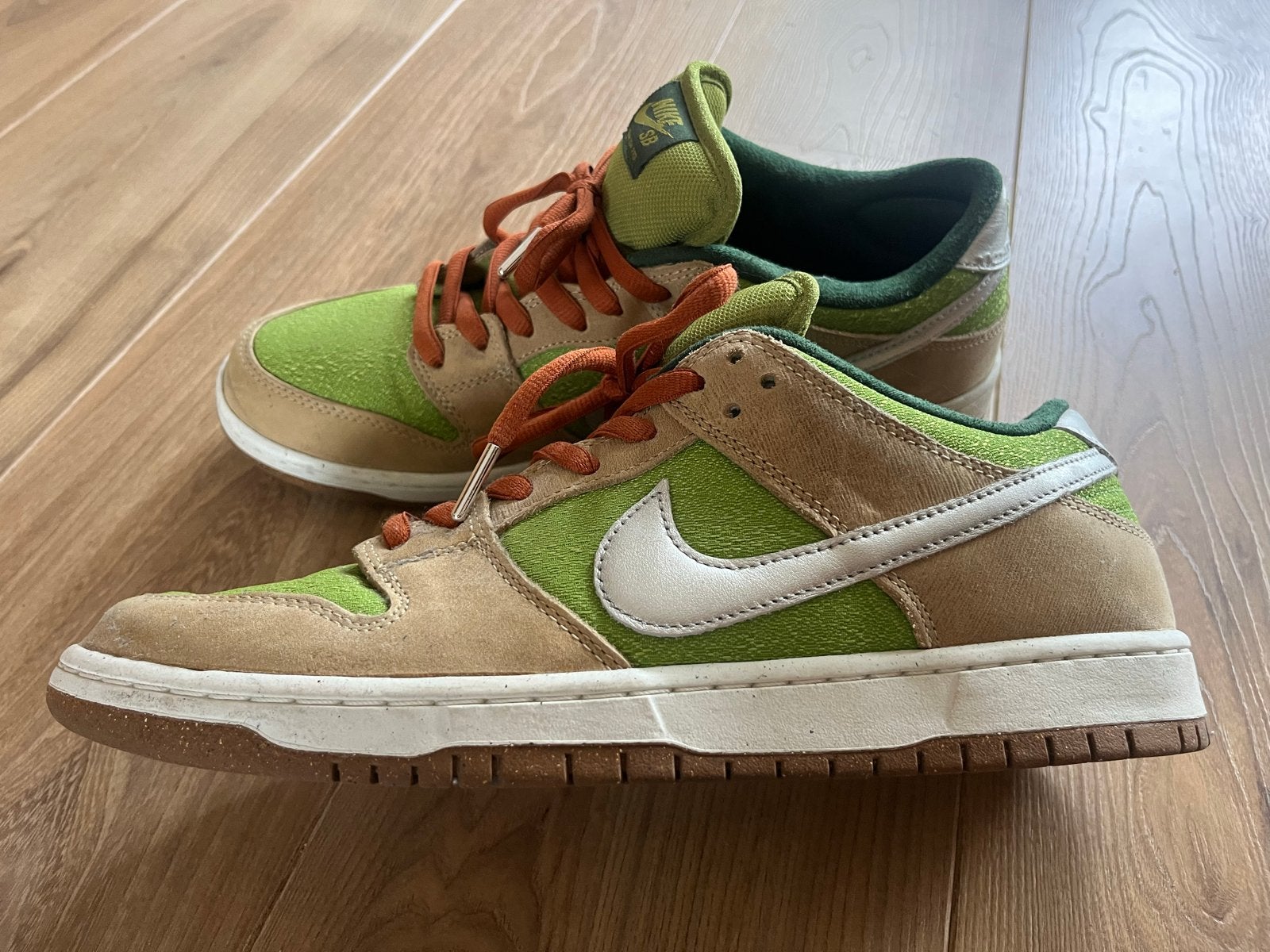 Nike SB Dunk Low Pro 'Escargot' Sneakers, Ophalen of Verzenden, Gedragen, Sneakers of Gympen