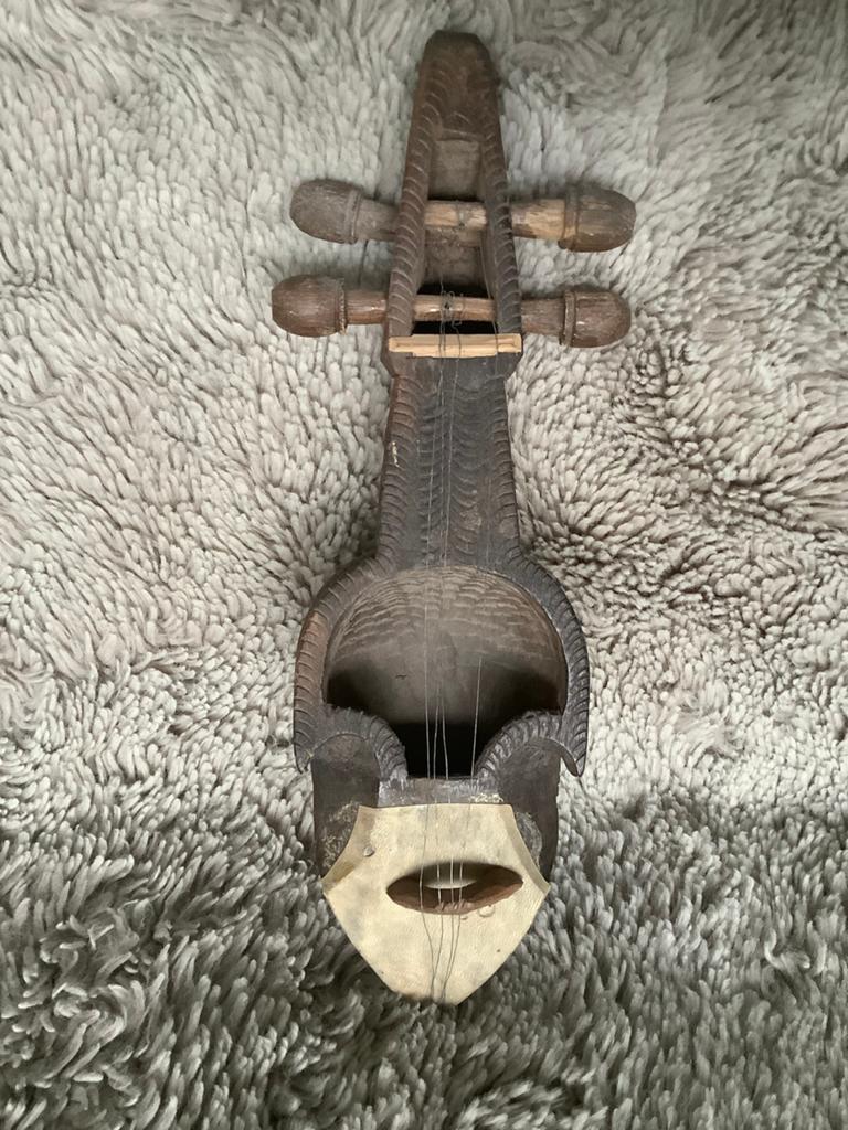 Sarangi - authentiek houten snaarinstrument uit Nepal, Muziek en Instrumenten, Snaarinstrumenten | Overige, Ophalen of Verzenden