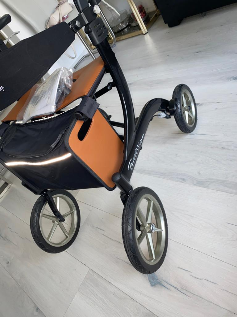 Travixx de luxe  maat Medium, Diversen, Rollators, Ophalen of Verzenden, Opvouwbaar, Zo goed als nieuw