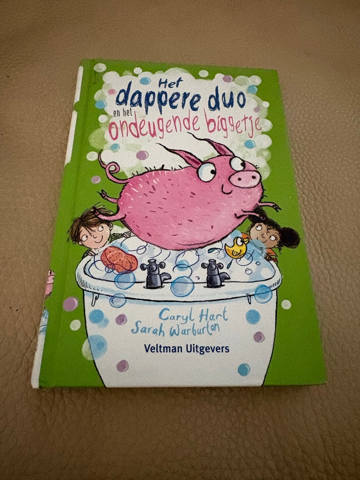 Het dappere duo en het ondeugende biggetje, Boeken, Ophalen of Verzenden, Zo goed als nieuw, Fictie algemeen