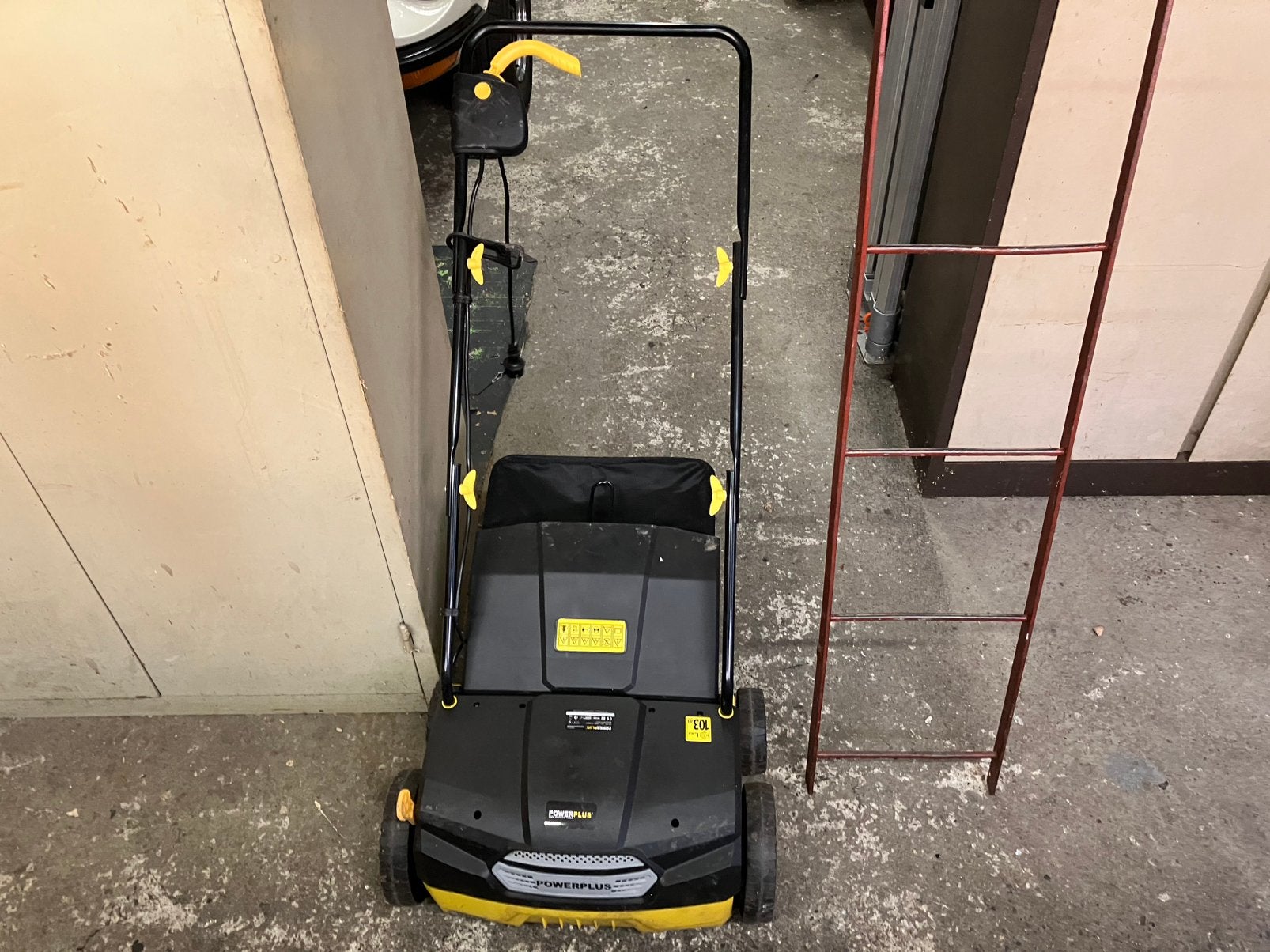 Verticuteer machine, Ophalen, Gebruikt, 30 t/m 39 cm, Opvangzak