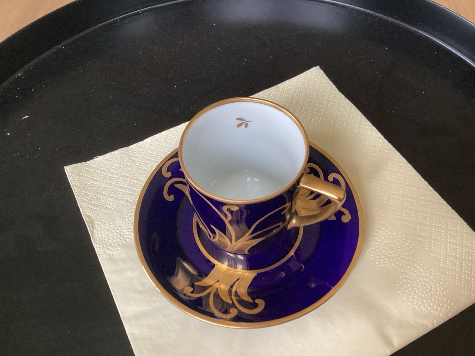 Prachtig kobaltblauwe espresso kop en schotel, handgeschilde, Antiek en Kunst, Ophalen of Verzenden