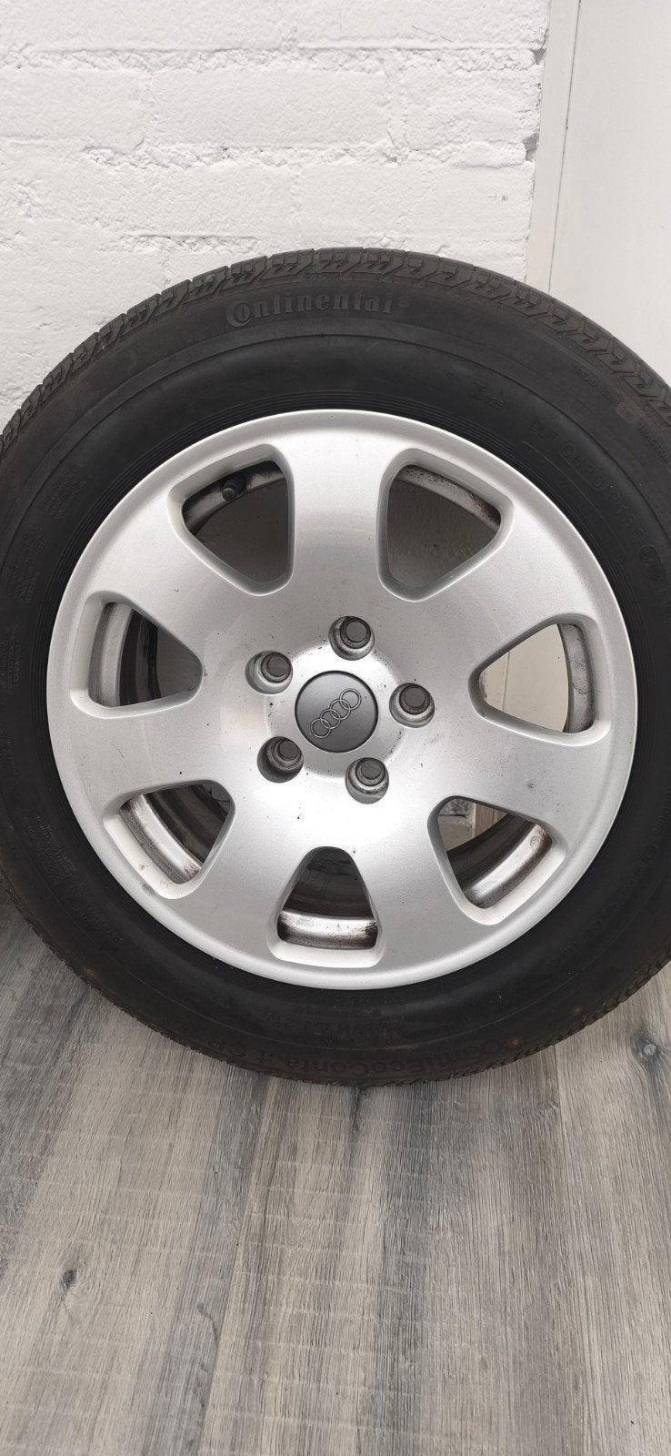 Originele Audi A4 (2001-2004) velgen met banden 195/65/R15, Ophalen, Gebruikt, 15 inch, Banden en Velgen