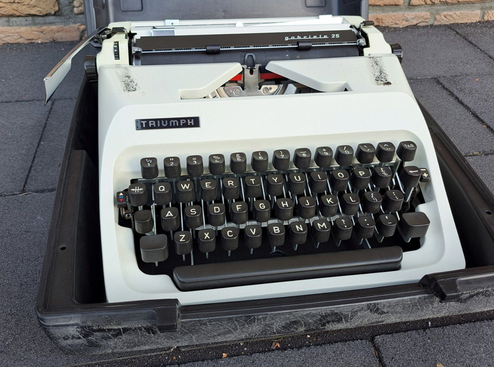 Triumph typemachine met originele draagkoffer (vintage), Diversen, Ophalen, Gebruikt