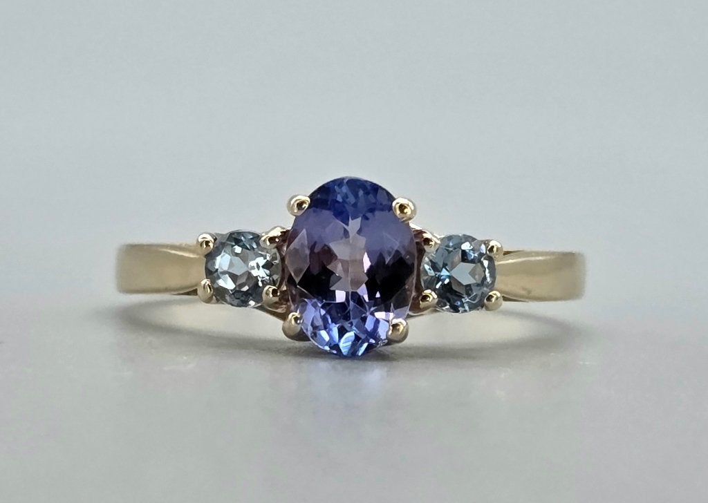 Gouden Vintage ring tanzaniet en aquamarijn. 2026/523, ., Paars, Ophalen of Verzenden, Zo goed als nieuw