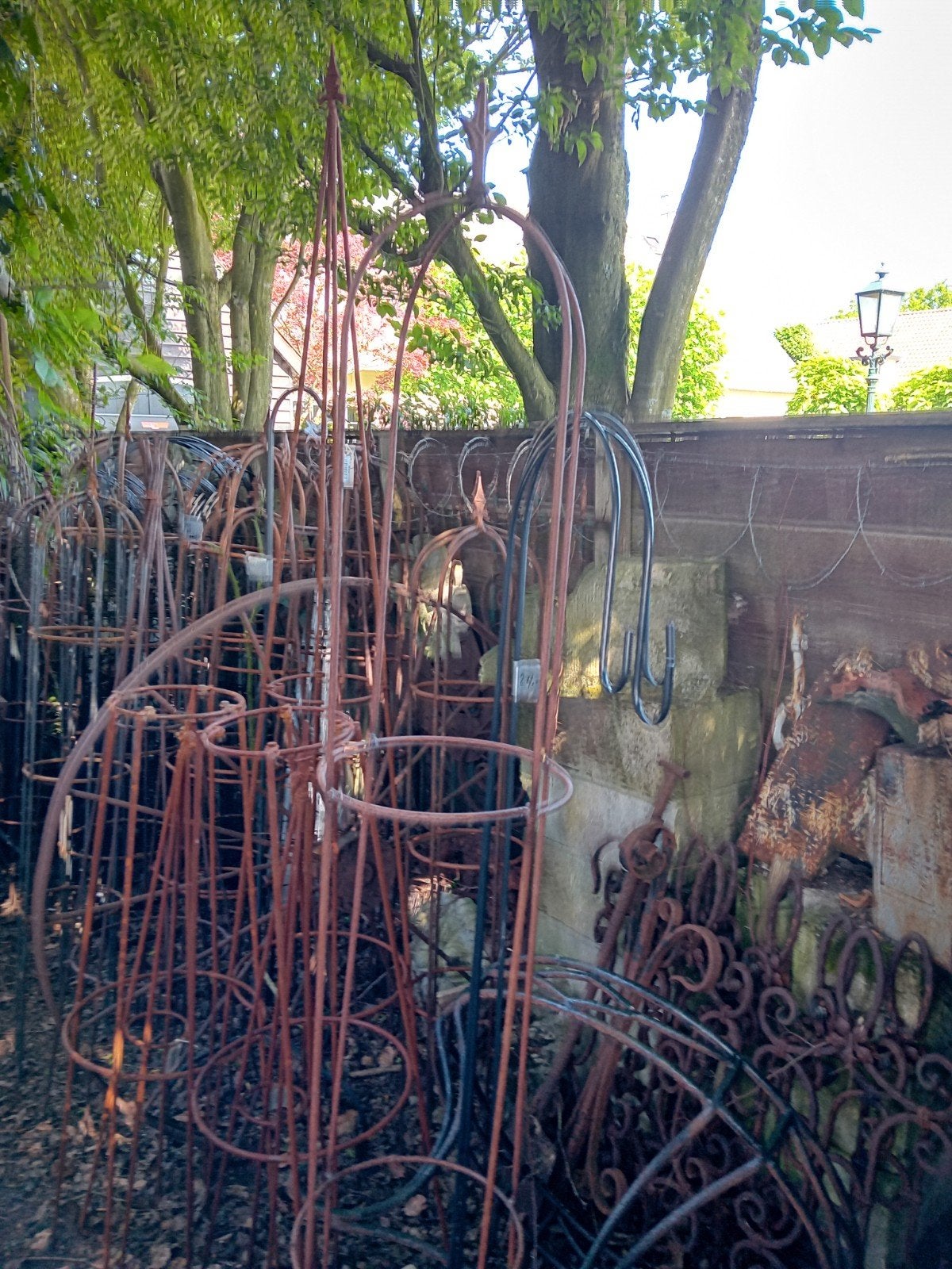 Massief ijzer obelisk/plantensteun Ook: De Evenaar" Eemnes, Tuin en Terras, Tuinstekers, Ophalen, Gebruikt