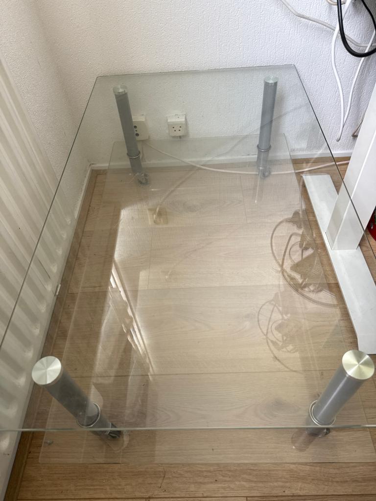 Glazen salontafel met wieltjes, Huis en Inrichting, Tafels | Salontafels, Ophalen, 100 tot 150 cm, 50 tot 100 cm, Minder dan 50 cm