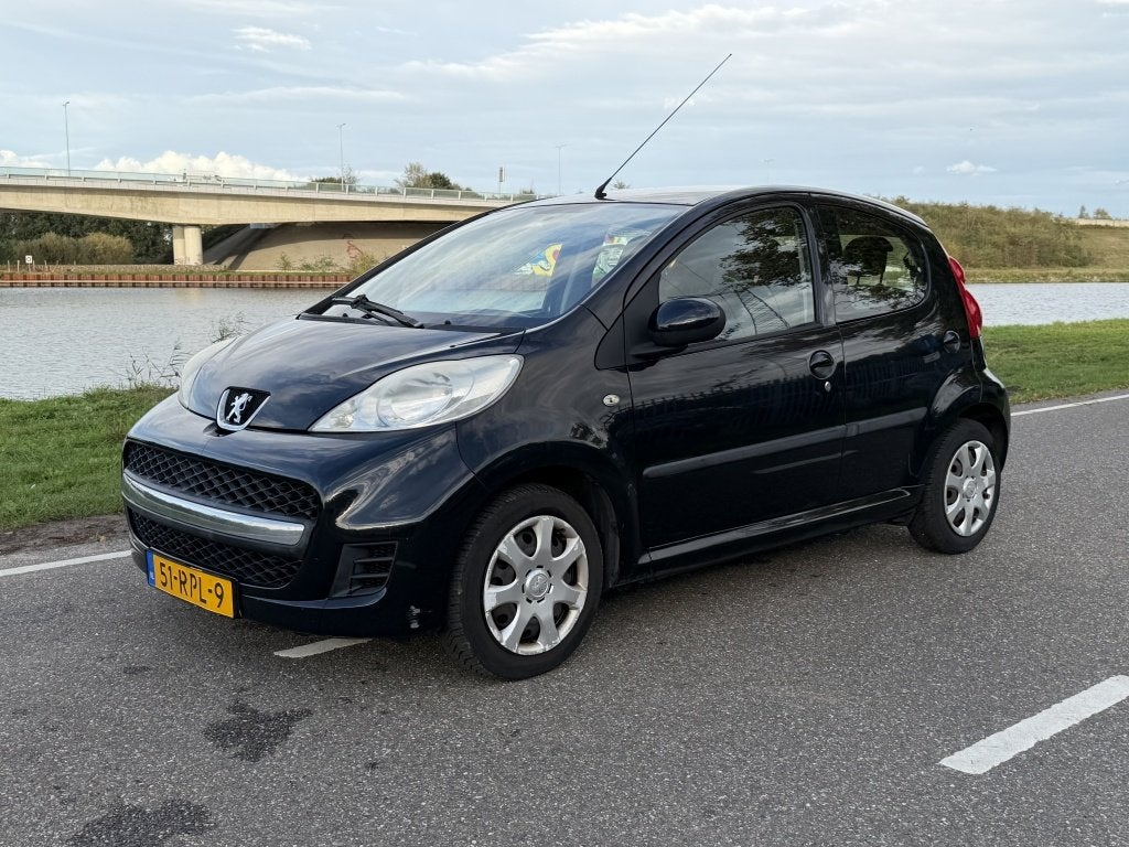 Peugeot 107 1.0-12V XS (bj 2011), Euro 5, Gebruikt, 4 stoelen, Origineel Nederlands