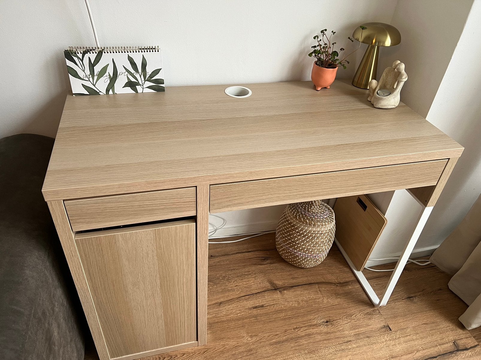 IKEA MICKE BUREAU te koop!!, Ophalen, Zo goed als nieuw
