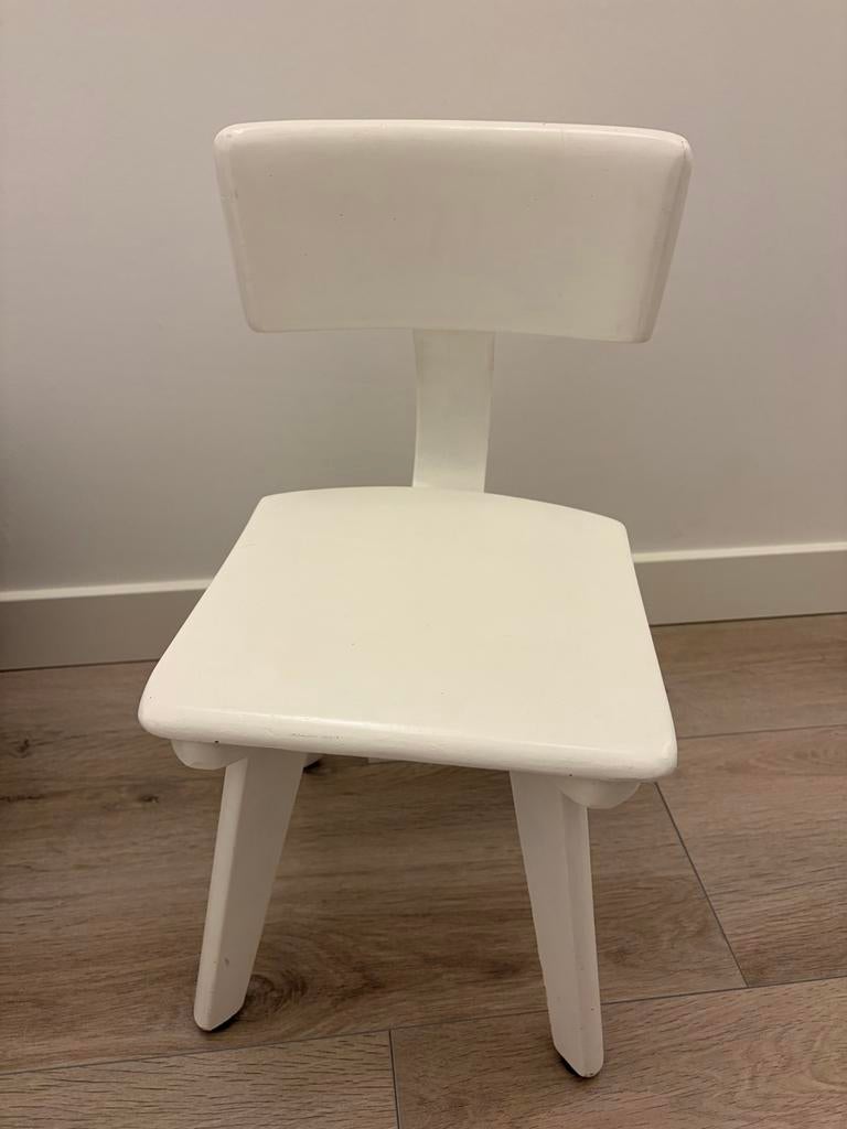 Klein wit houten kinderstoeltje, Kinderen en Baby's, Kinderkamer | Tafels en Stoelen, Ophalen, Gebruikt, Stoel(en)
