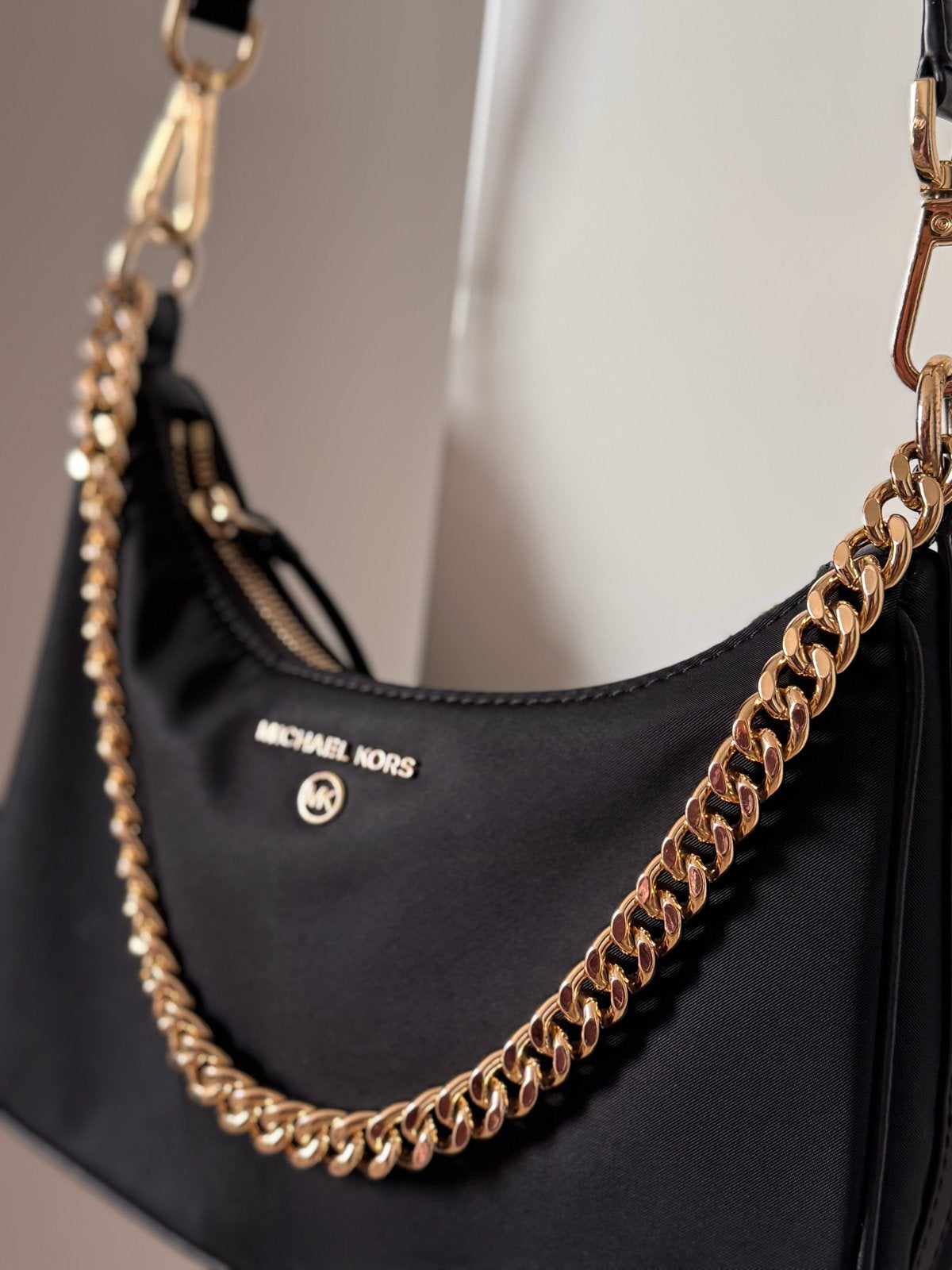 Originele Michael Kors tas met gouden ketting, Ophalen of Verzenden, Zo goed als nieuw, Zwart, Schoudertasje