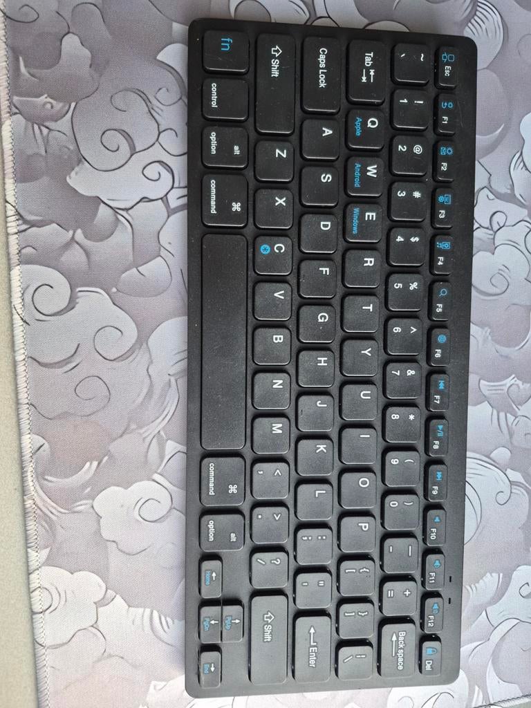 Draadloos Bluetooth Toetsenbord BK 880 - QWERTY, Onbekend, Ophalen of Verzenden, Zo goed als nieuw, Draadloos