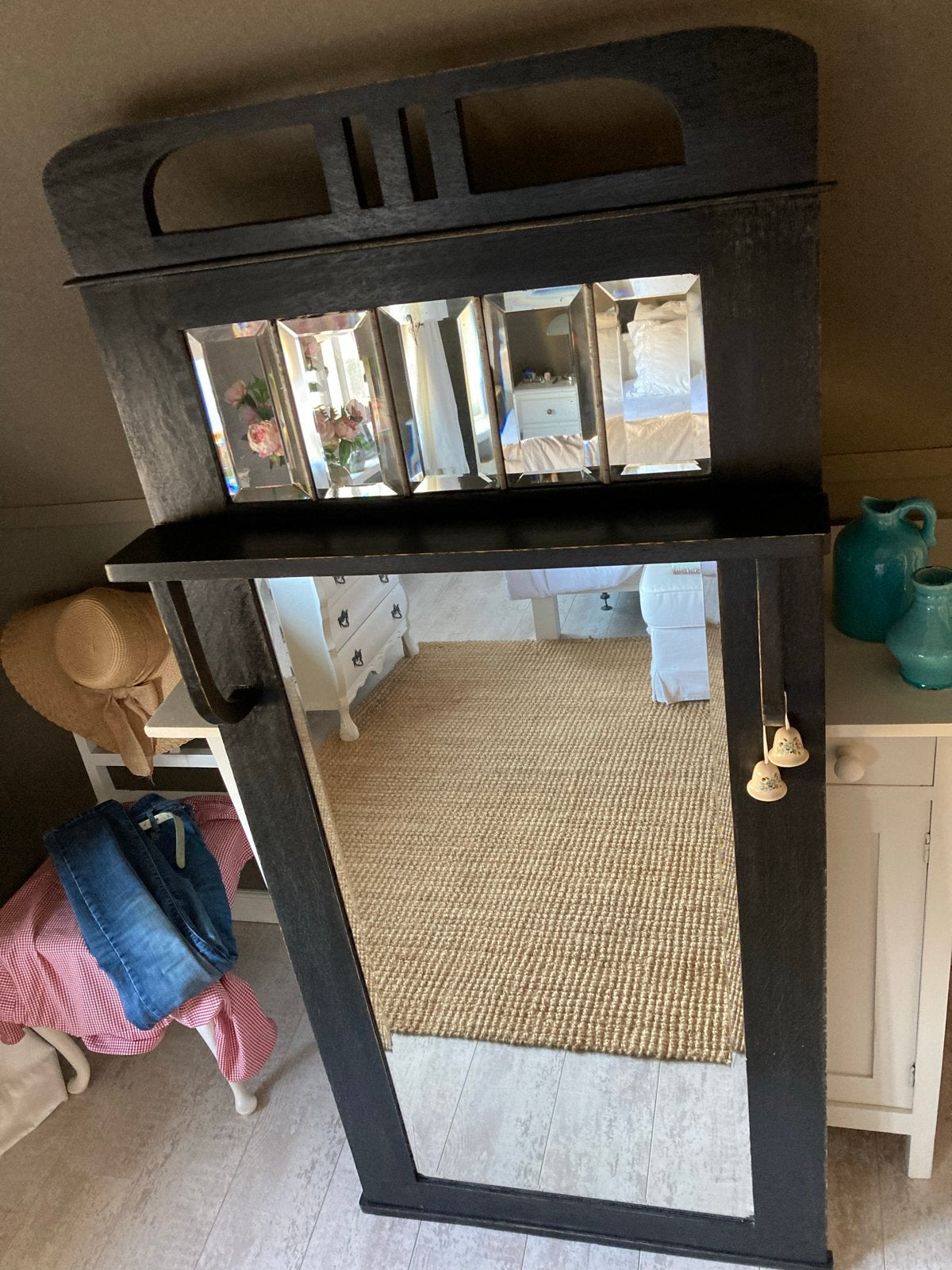 Antieke zwart geschilderde spiegel met geslepen glas, Antiek en Kunst, Ophalen, Rechthoekig, 50 tot 100 cm, 150 tot 200 cm