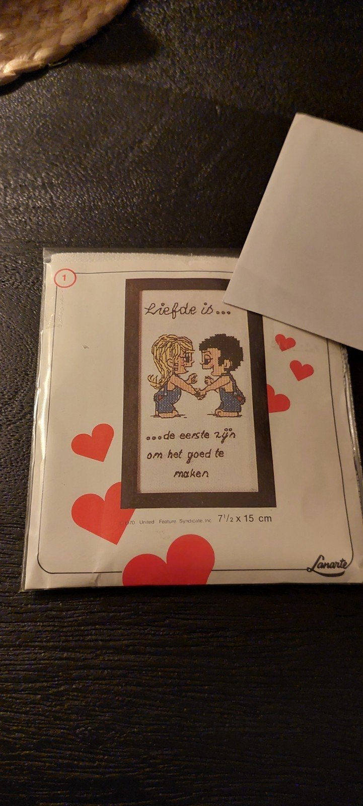LANARTE BORDUURPAKKETJE LIEFDE IS ..DE EERSTE ZIJN OM.. 1970, Ophalen of Verzenden, Patroon