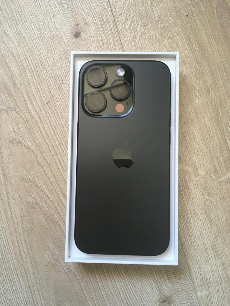 Iphone 15 pro 128 GB, Ophalen, 89 %, Zwart, Zonder simlock