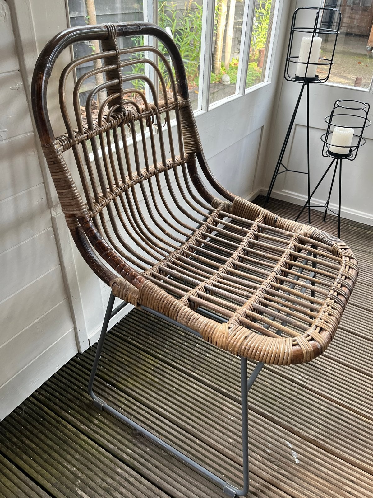 Rotan stoel met metalen onderstel, Ophalen, Gebruikt, Bruin, Riet of Rotan