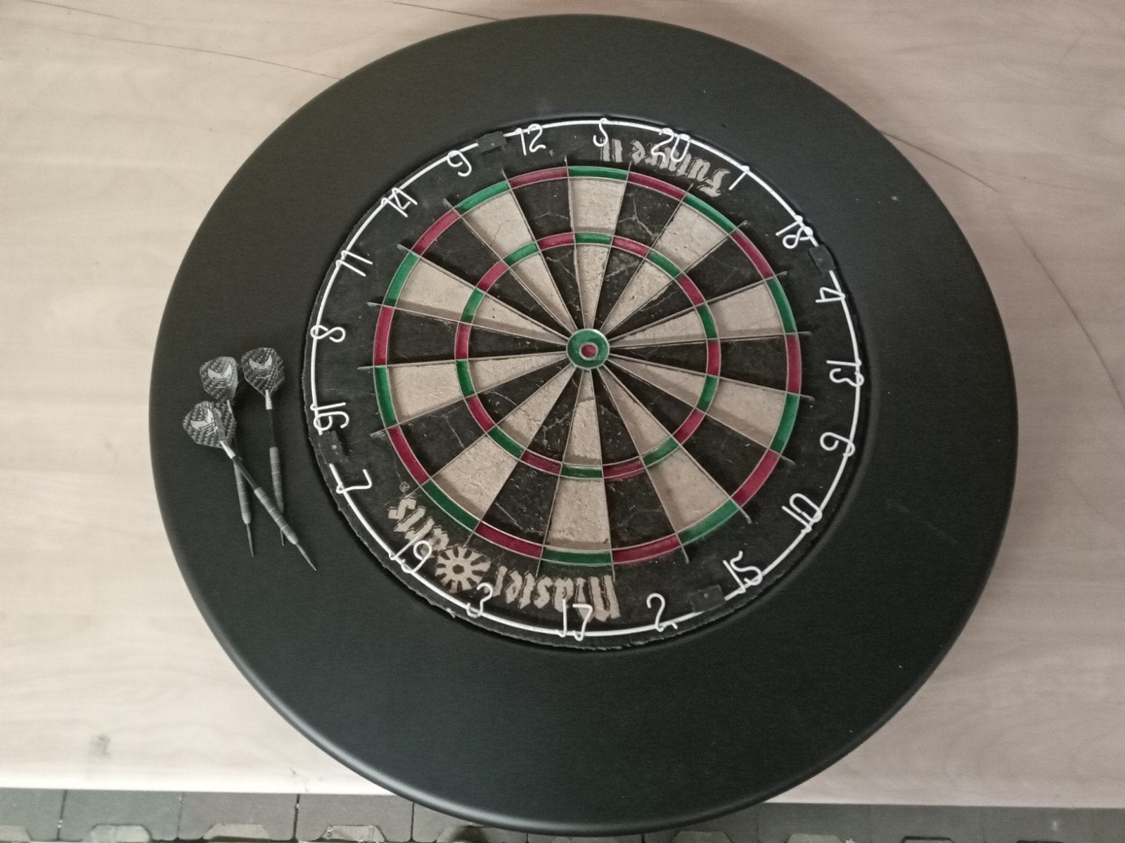 Dartbord met ring en pijlen, Sport en Fitness, Ophalen of Verzenden, Gebruikt, Dartbord