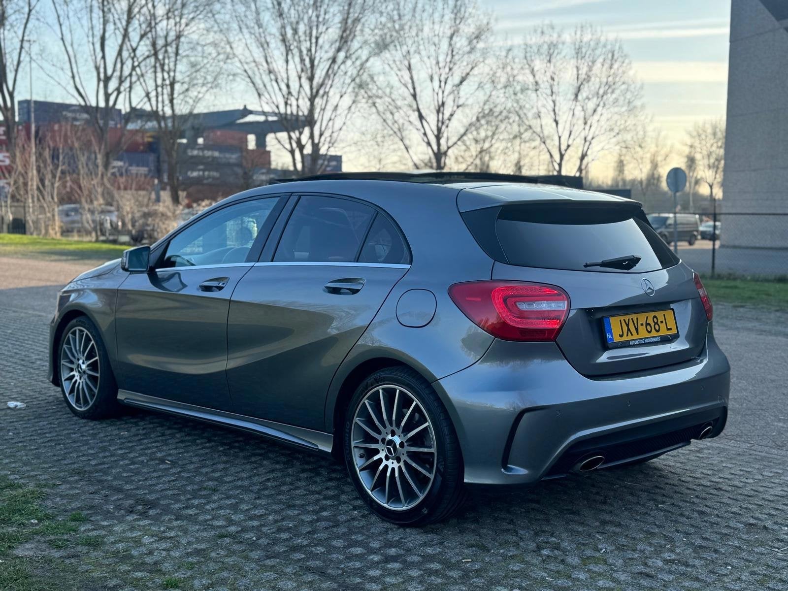 Mercedes-Benz A-klasse A220 AUTOMAAT/ PANO / AMG PAK / LED, Automaat, Gebruikt, Leder, Bedrijf