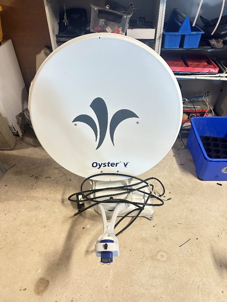 Oyster V volautomatische schotelantenne, Ophalen